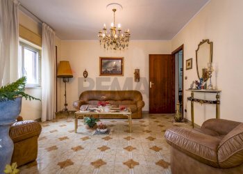 Soggiorno - Four-room apartment Via Della Conciliazione
 
24, Palermo - photo 7