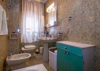 Bagno - Four-room apartment Via Della Conciliazione
 
24, Palermo - photo 9