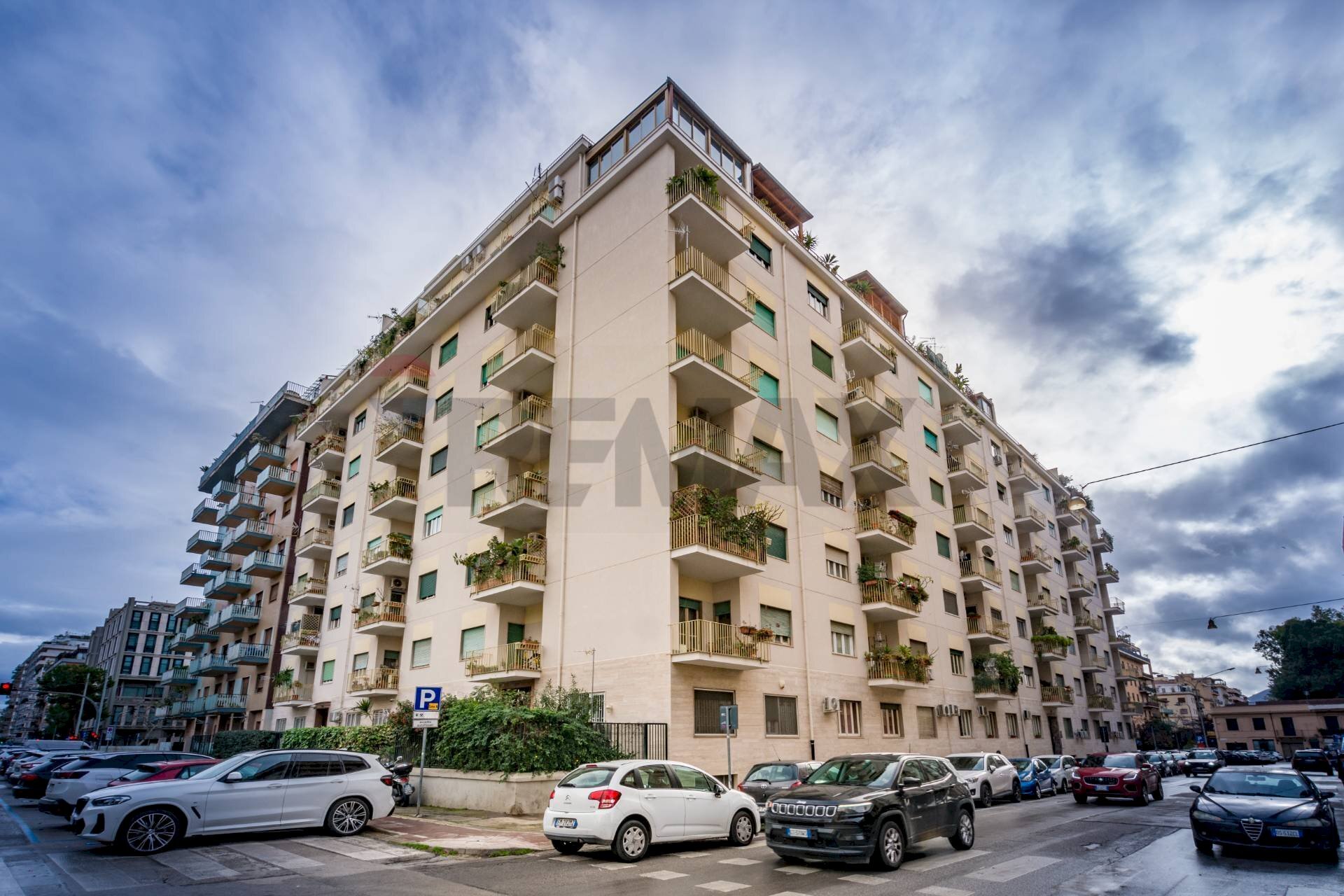 Edificio all\'aperto - Appartamento Via Edmondo De Amicis
3, Palermo - foto 2