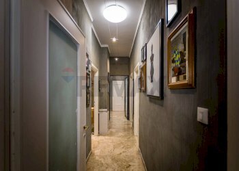 Hall / corridoio - Appartamento Via Edmondo De Amicis
 
3, Palermo - foto 20