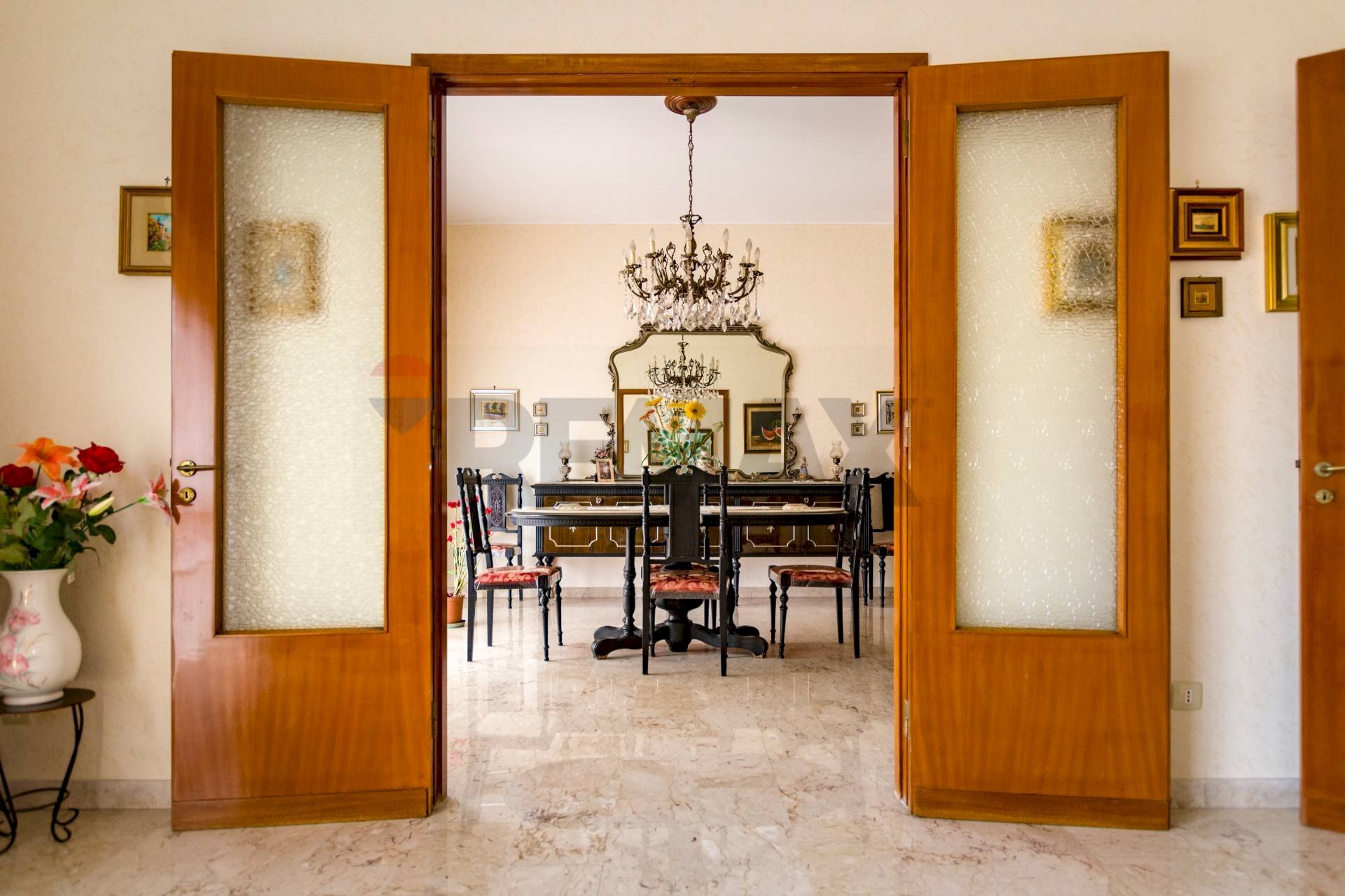 SALONE/SOGGIORNO - Apartment Corso Calatafimi
 
202, Palermo - photo 2