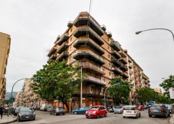 FACCIATA LATERALE - Apartment Corso Calatafimi
 
202, Palermo - photo 9