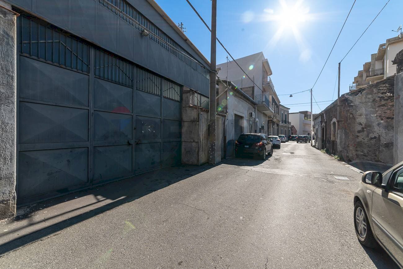 Edificio all\'aperto - Laboratorio Via Acquedotto Greco
 
226, Catania - foto 2