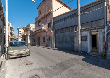 Edificio all\'aperto - Laboratory Via Acquedotto Greco
 
226, Catania - photo 1