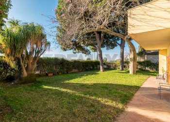 Giardino - Villa via Antonello Da Messina
 
73, Aci Castello - foto 4