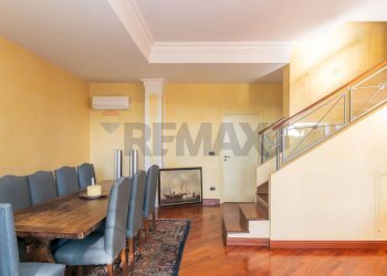 Sala da pranzo - Villa via Antonello Da Messina
 
73, Aci Castello - foto 11