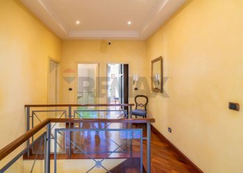 Scale - Villa via Antonello Da Messina
 
73, Aci Castello - foto 24