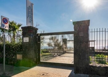 Edificio all\'aperto - Villa via Antonello Da Messina
 
73, Aci Castello - foto 50