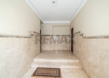 Ricezione / Lobby - Trilocale Via Ammiraglio Caracciolo
 
52, Catania - foto 1