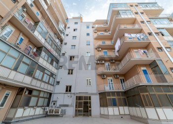 Edificio all\'aperto - Trilocale Via Ammiraglio Caracciolo
 
52, Catania - foto 2