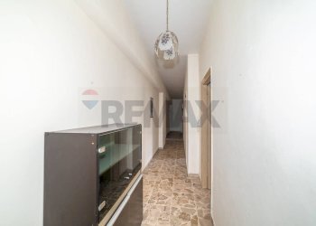 Hall / corridoio - Trilocale Via Ammiraglio Caracciolo
 
52, Catania - foto 5