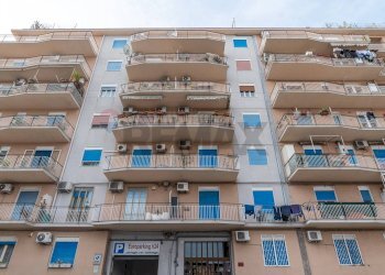 Edificio all\'aperto - Trilocale Via Ammiraglio Caracciolo
 
52, Catania - foto 30