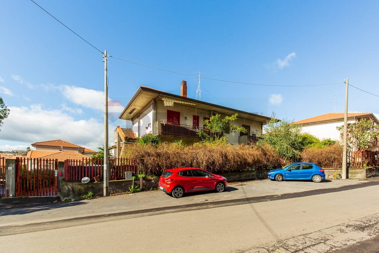 Casa all\'aperto - Trilocale via Don Ludovico
 
15A, Pedara - foto 2