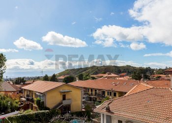 Edificio all\'aperto - Trilocale via Don Ludovico
 
15A, Pedara - foto 8