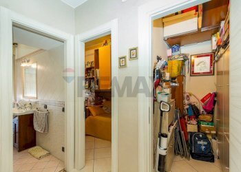 Hall / corridoio - Trilocale via Don Ludovico
 
15A, Pedara - foto 16