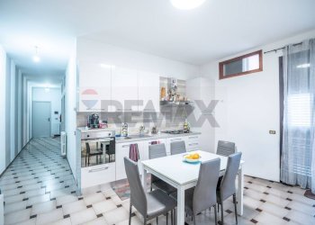 Cucina - Quadrilocale Via Raffaello Sanzio
 
4, Grammichele - foto 1