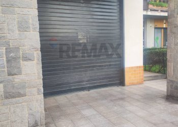 Parcheggio - Locale Commerciale Via Firenze
 
97, Aci Castello - foto 1