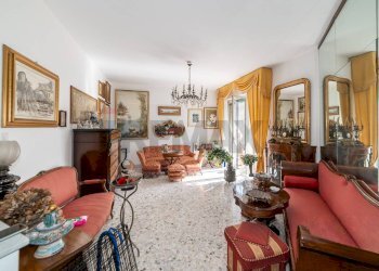 Soggiorno - Quadrilocale Via Giacomo Leopardi
 
125, Catania - foto 4