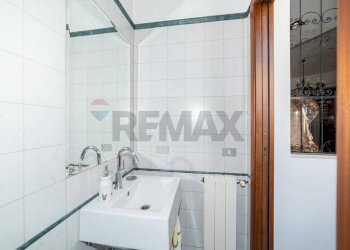 Bagno - Quadrilocale Via Giacomo Leopardi
 
125, Catania - foto 12