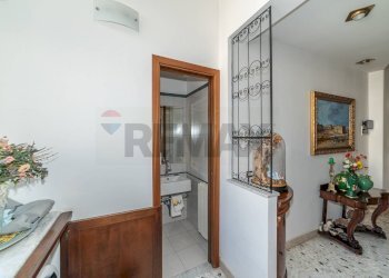 Hall / corridoio - Quadrilocale Via Giacomo Leopardi
 
125, Catania - foto 14