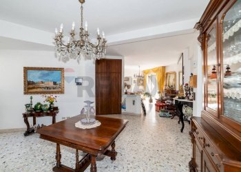 Sala da pranzo - Quadrilocale Via Giacomo Leopardi
 
125, Catania - foto 19