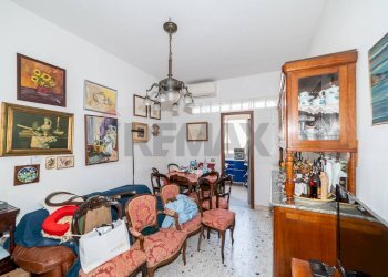 Sala da pranzo - Quadrilocale Via Giacomo Leopardi
 
125, Catania - foto 20