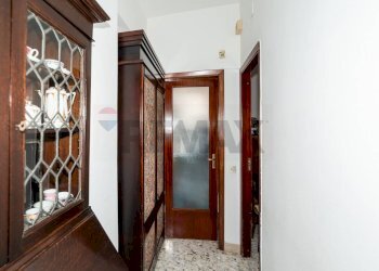 Hall / corridoio - Quadrilocale Via Giacomo Leopardi
 
125, Catania - foto 28