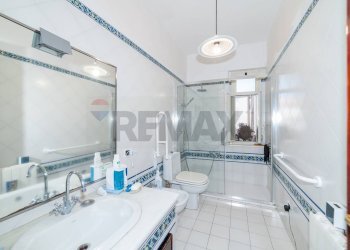 Bagno - Quadrilocale Via Giacomo Leopardi
 
125, Catania - foto 29