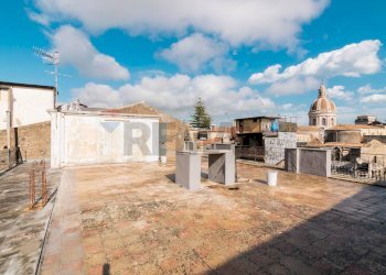 Terrazza - Casa indipendente via alcide de gasperi
 
29, Giarre - foto 1