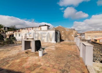 Terrazza - Casa indipendente via alcide de gasperi
 
29, Giarre - foto 2