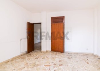 Stanza vuota - Casa indipendente via alcide de gasperi
 
29, Giarre - foto 12
