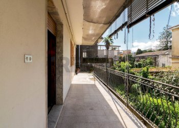 Balcone - Casa indipendente via alcide de gasperi
 
29, Giarre - foto 21