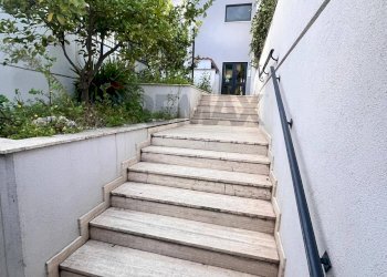 Scale - Appartamento Via dei Giardini
 
5, Tremestieri Etneo - foto 2