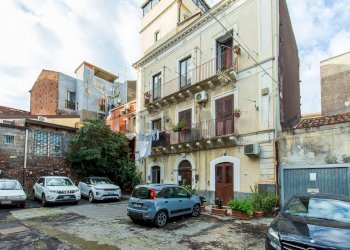 Edificio all\'aperto - Trilocale Cortile Della Provvidenza
 
12, Catania - foto 2