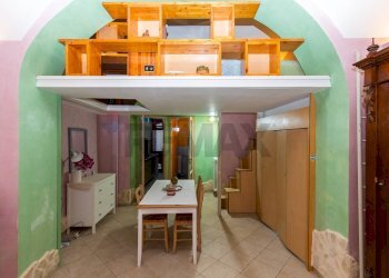 Sala da pranzo - Trilocale Cortile Della Provvidenza
 
12, Catania - foto 6