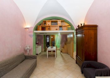 Sala da pranzo - Trilocale Cortile Della Provvidenza
 
12, Catania - foto 1