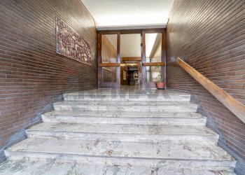 Ricezione / Lobby - Quadrilocale Piazza Vincenzo Lanza
 
3, Catania - foto 3