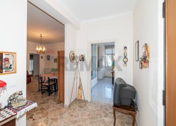 Hall / corridoio - Quadrilocale Piazza Vincenzo Lanza
 
3, Catania - foto 6