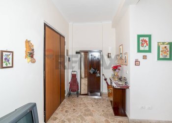 Hall / corridoio - Quadrilocale Piazza Vincenzo Lanza
 
3, Catania - foto 7