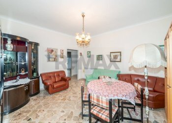 Sala da pranzo - Quadrilocale Piazza Vincenzo Lanza
 
3, Catania - foto 12