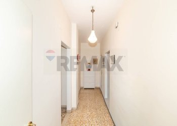 Hall / corridoio - Quadrilocale Piazza Vincenzo Lanza
 
3, Catania - foto 18