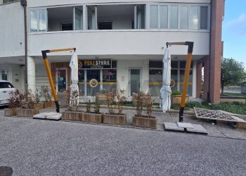 Edificio all\'aperto - Commercial Premises Le Curbusier
 
44, Ravenna - photo 1