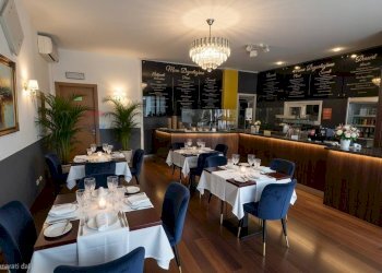 Sala da pranzo - Locale Commerciale Le Curbusier
44, Ravenna - foto 1