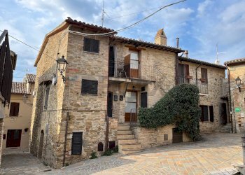 Casa all\'aperto - Bilocale Piazza Del Castello, Bevagna - foto 2