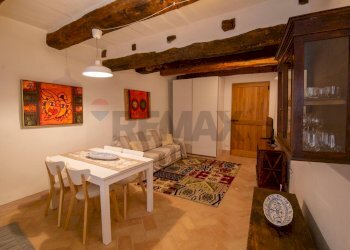 Sala da pranzo - Bilocale Piazza Del Castello, Bevagna - foto 5