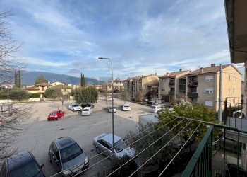 Edificio all\'aperto - Trilocale Via Stazione
 
12, Cannara - foto 5