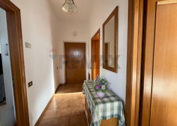 Hall / corridoio - Trilocale Via Stazione
 
12, Cannara - foto 8