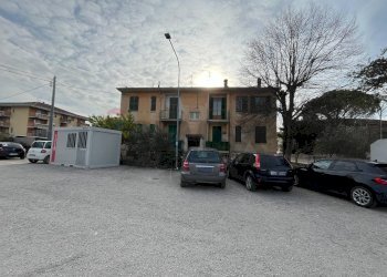 Edificio all\'aperto - Trilocale Via Stazione
 
12, Cannara - foto 16