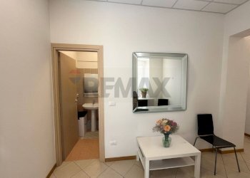 Hall / corridoio - Ufficio Via Piscine Eden Rock
 
2, Bastia Umbra - foto 3