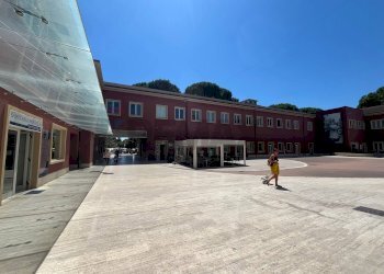 Edificio all\'aperto - Ufficio Via Piscine Eden Rock
 
2, Bastia Umbra - foto 17